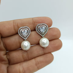 Silver Elegant Heart Solitaire with zircons and Pearl Earrings